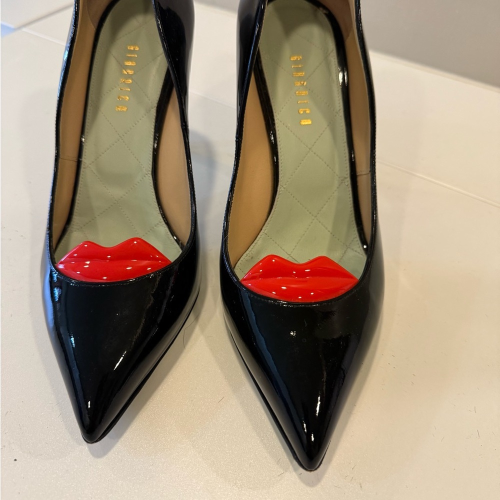 Black Patent Leather Pumps with Red Lips Accent by Giannico